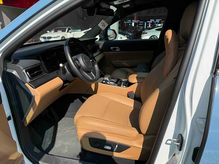 Фото 8 - LiXiang One