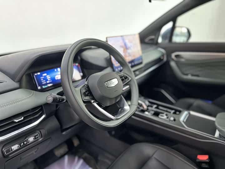 Фото 5 - Geely Okavango L