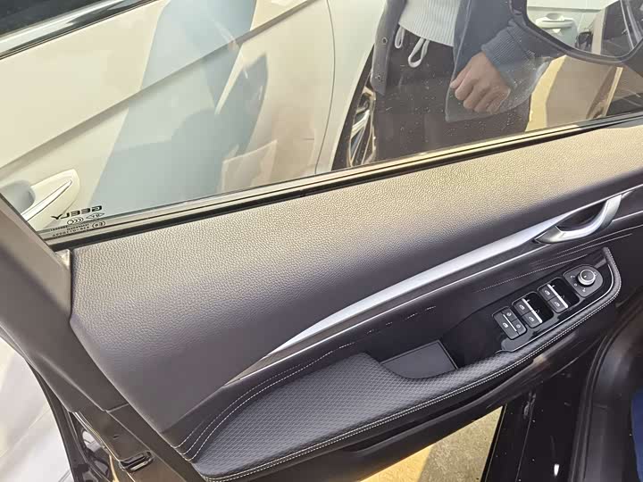 Фото 9 - Geely Preface