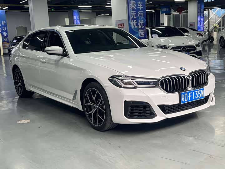 Фото 3 - BMW 5 Series