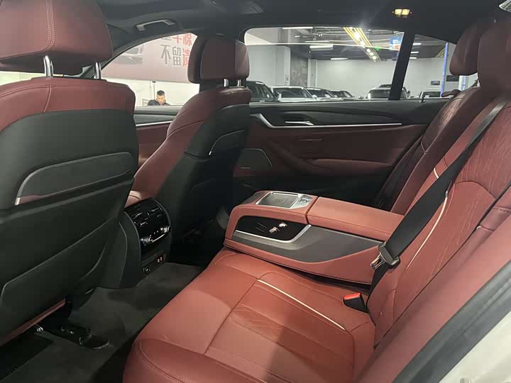 Фото 8 - BMW 5 Series