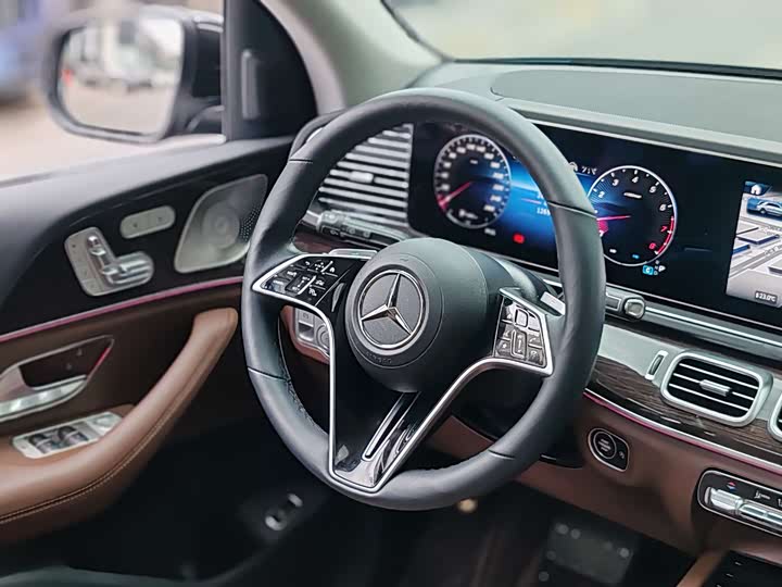 Фото 8 - Mercedes-Benz GLE-Class