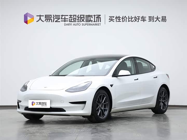 Фото 1 - Tesla Model 3