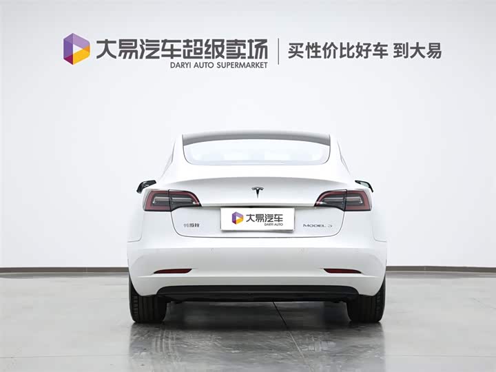 Фото 4 - Tesla Model 3