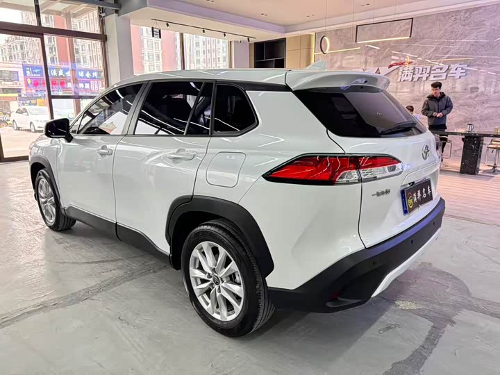 Фото 4 - Toyota Corolla Cross