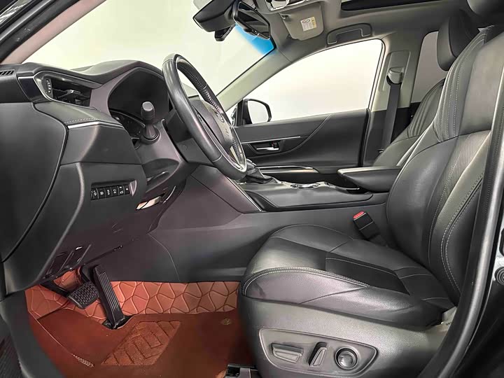 Фото 7 - Toyota Harrier