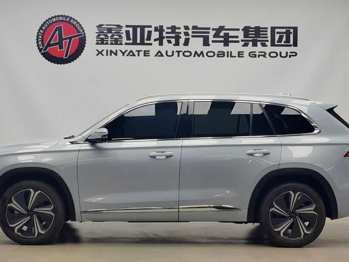 Фото 3 - Geely Monjaro