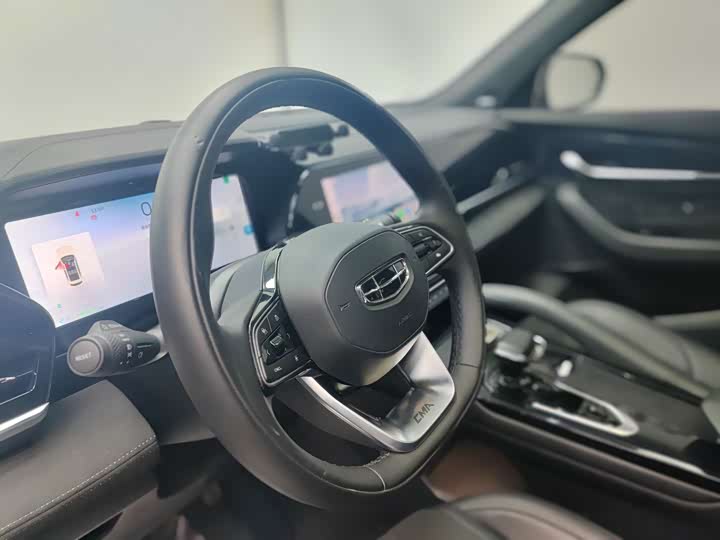 Фото 6 - Geely Monjaro