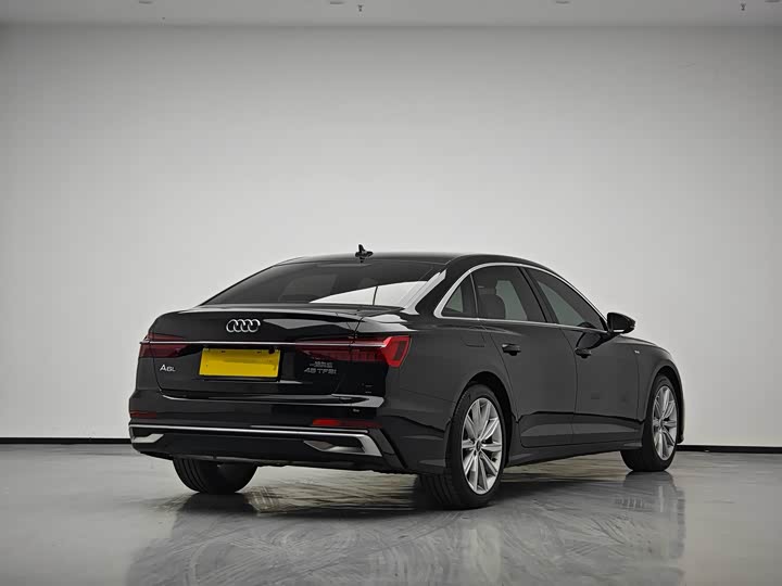 Фото 4 - Audi A6L