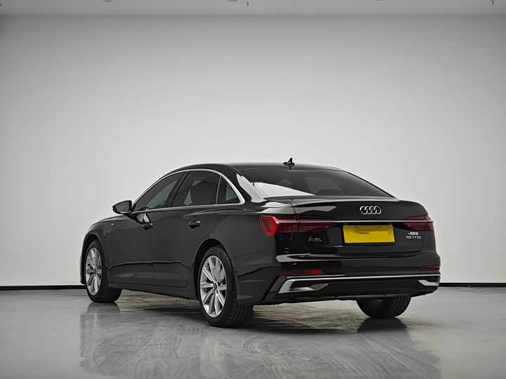 Фото 6 - Audi A6L