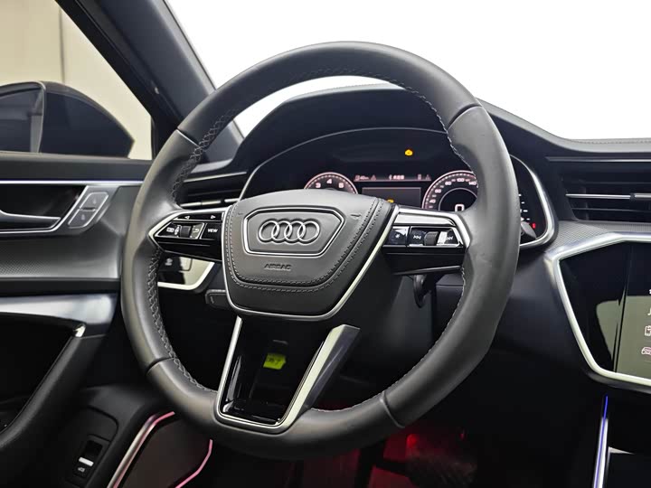 Фото 8 - Audi A6L