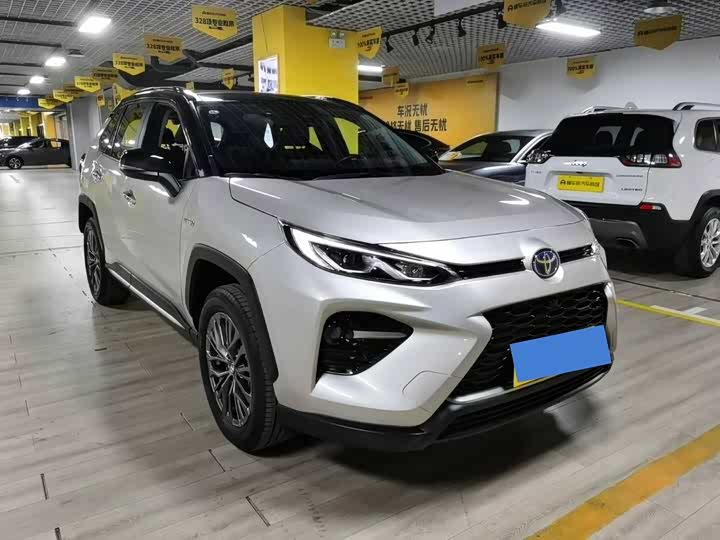 Фото 4 - Toyota Wildlander