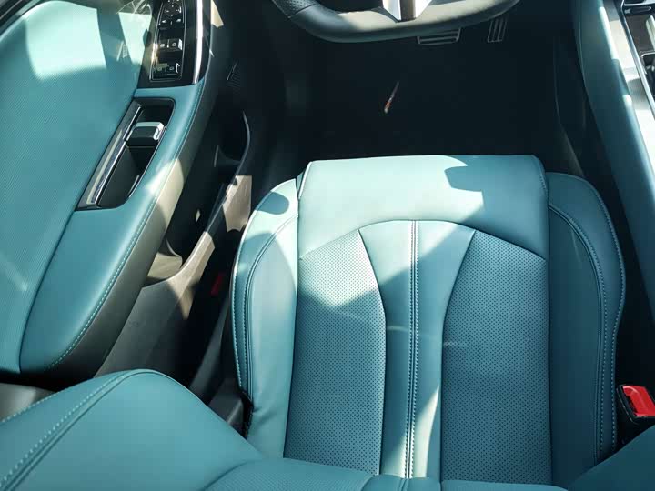 Фото 7 - MG Motor 7