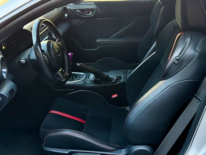 Фото 7 - Subaru BRZ