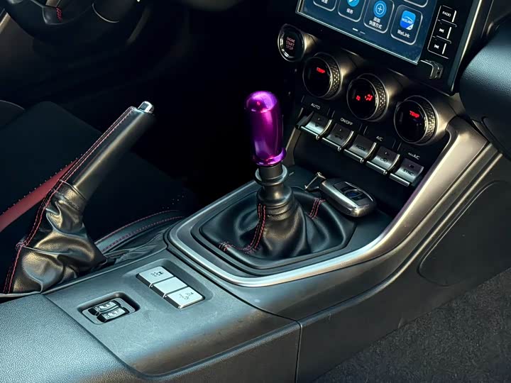 Фото 9 - Subaru BRZ