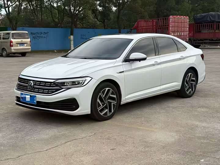 Фото 1 - Volkswagen Sagitar L