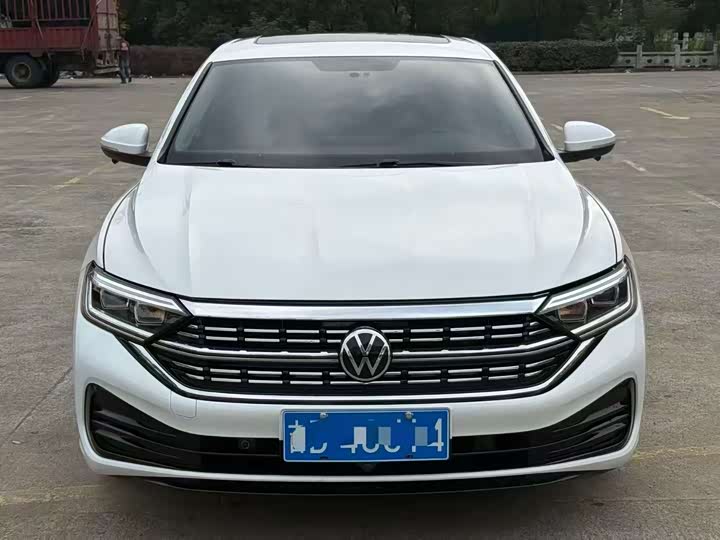 Фото 2 - Volkswagen Sagitar L