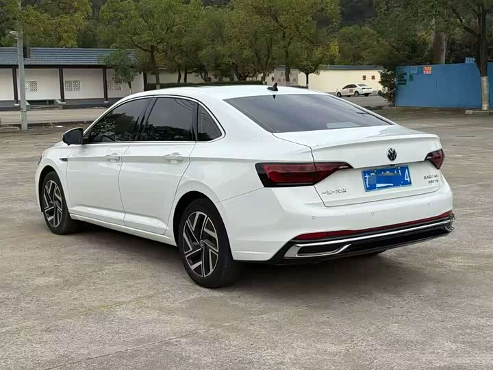 Фото 4 - Volkswagen Sagitar L