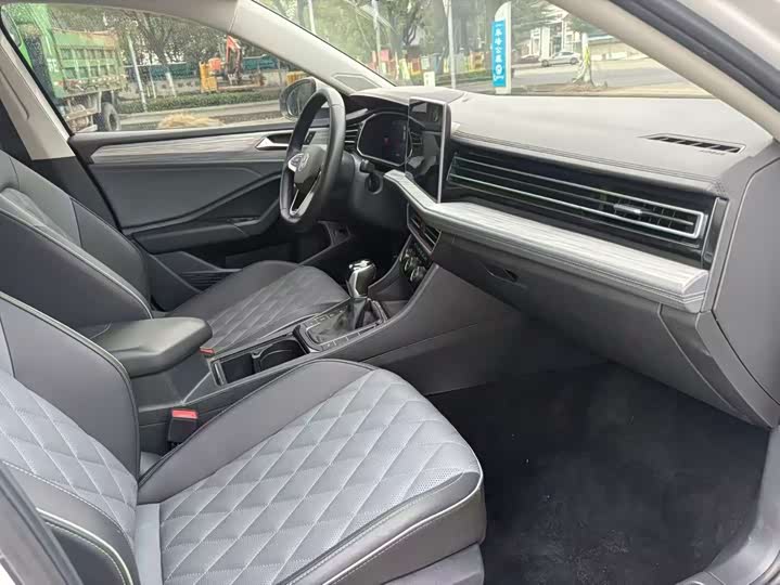 Фото 9 - Volkswagen Sagitar L