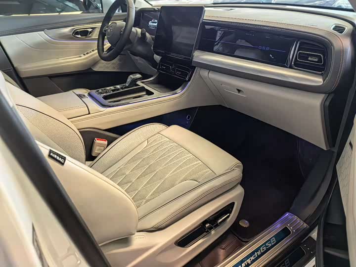 Фото 9 - GAC Trumpchi GS8