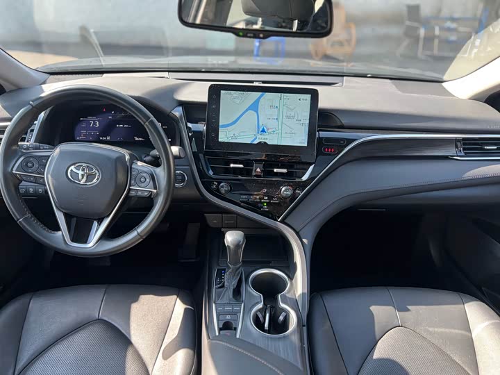 Фото 5 - Toyota Camry