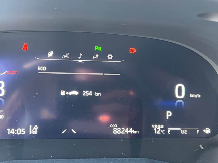 Фото 6 - Toyota Camry