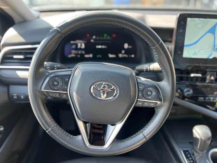 Фото 7 - Toyota Camry