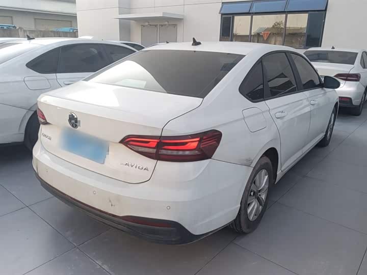 Фото 7 - Volkswagen Lavida