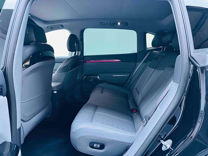 Фото 7 - Zeekr 7X