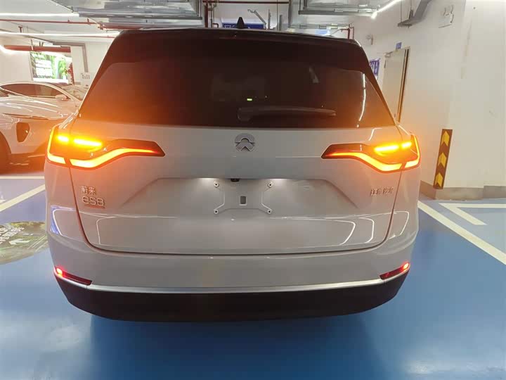 Фото 6 - Nio ES8