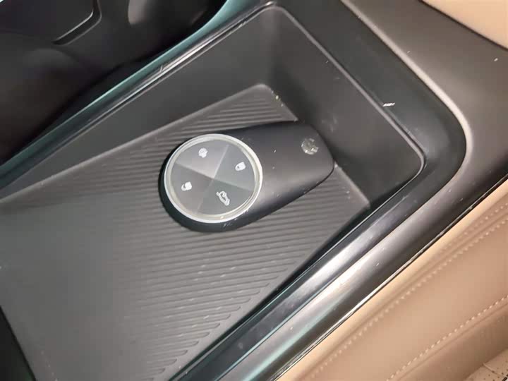 Фото 9 - Nio ES8