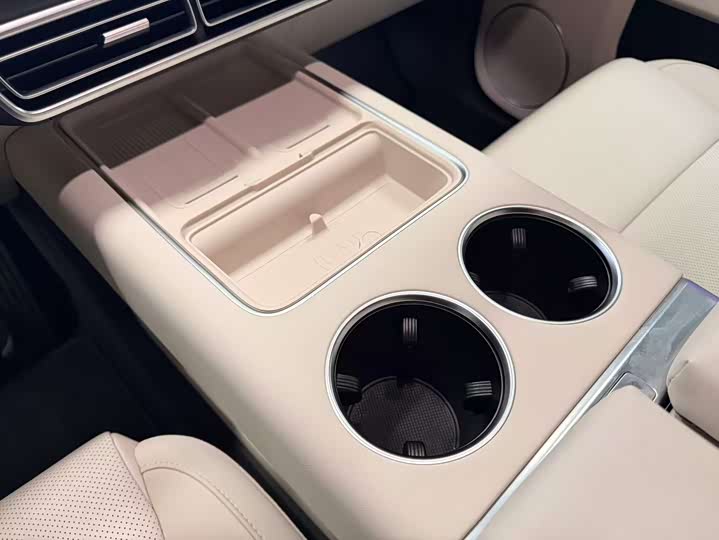 Фото 7 - LiXiang L9