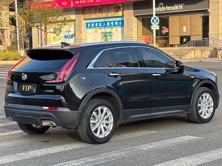 Фото 7 - Cadillac XT4