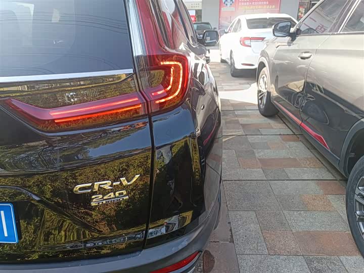 Фото 8 - Honda CR-V