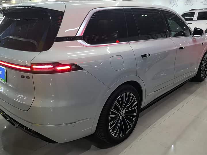 Фото 3 - Changan Deepal S09