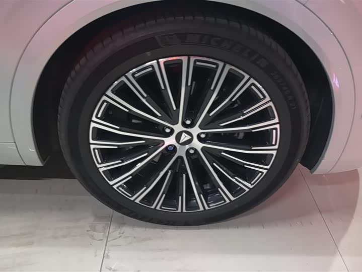 Фото 6 - Changan Deepal S09