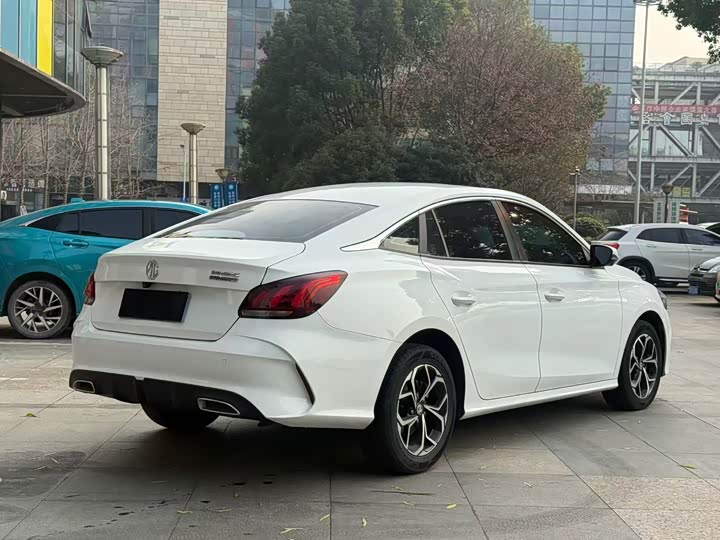 Фото 9 - MG Motor 5