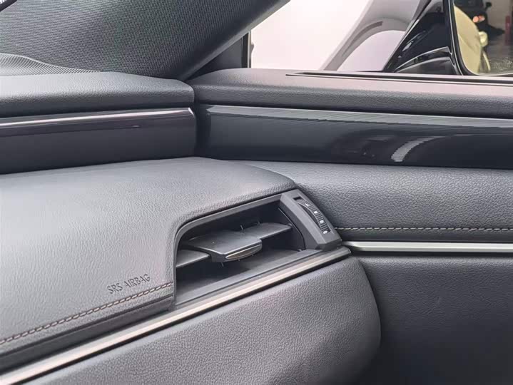 Фото 9 - Lexus ES