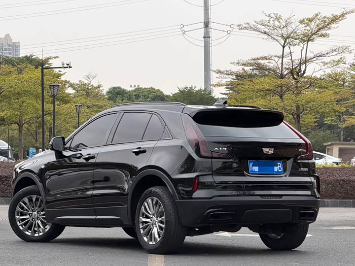 Фото 4 - Cadillac XT4