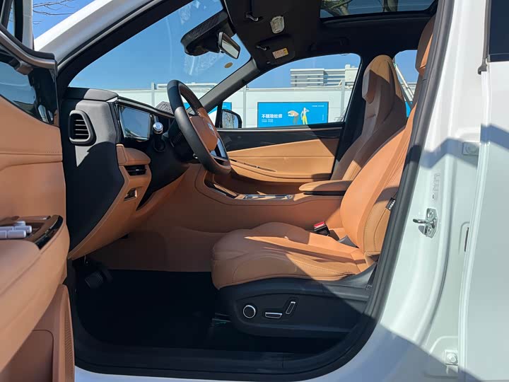 Фото 5 - Geely Galaxy L7