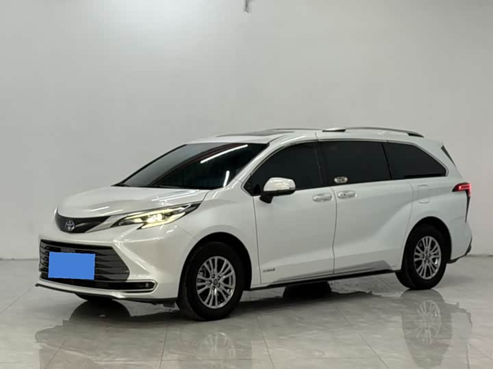 Фото 1 - Toyota Sienna