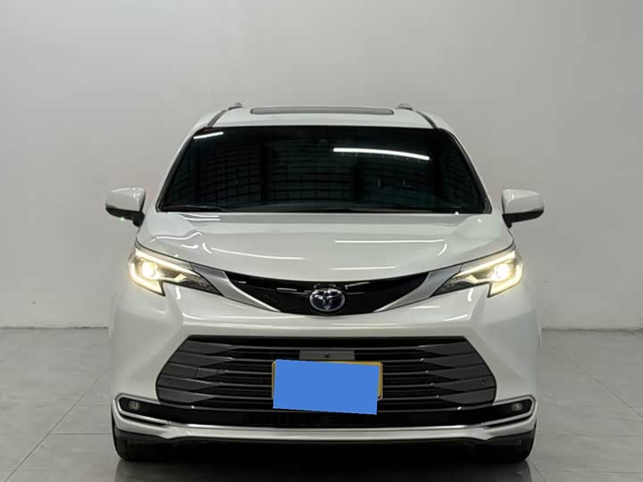 Фото 2 - Toyota Sienna