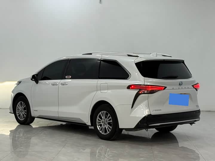 Фото 3 - Toyota Sienna