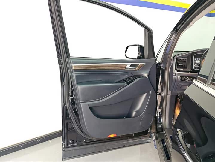 Фото 7 - GAC Trumpchi M8