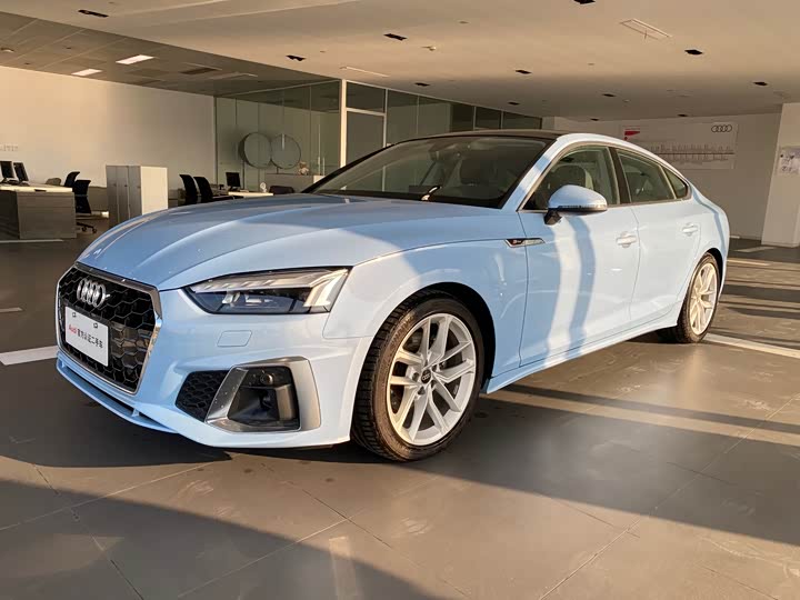 Фото 1 - Audi A5