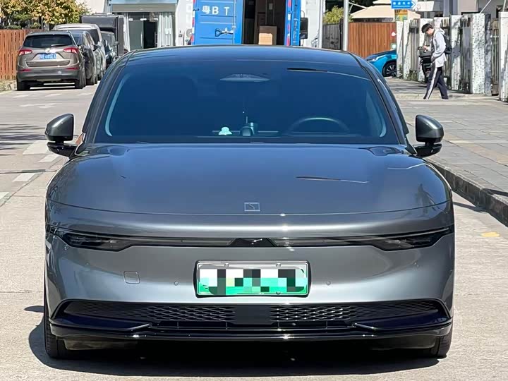 Фото 1 - Zeekr 007