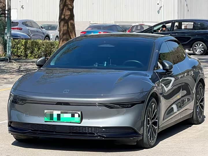 Фото 2 - Zeekr 007