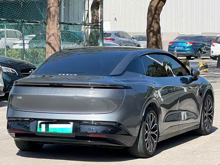 Фото 4 - Zeekr 007