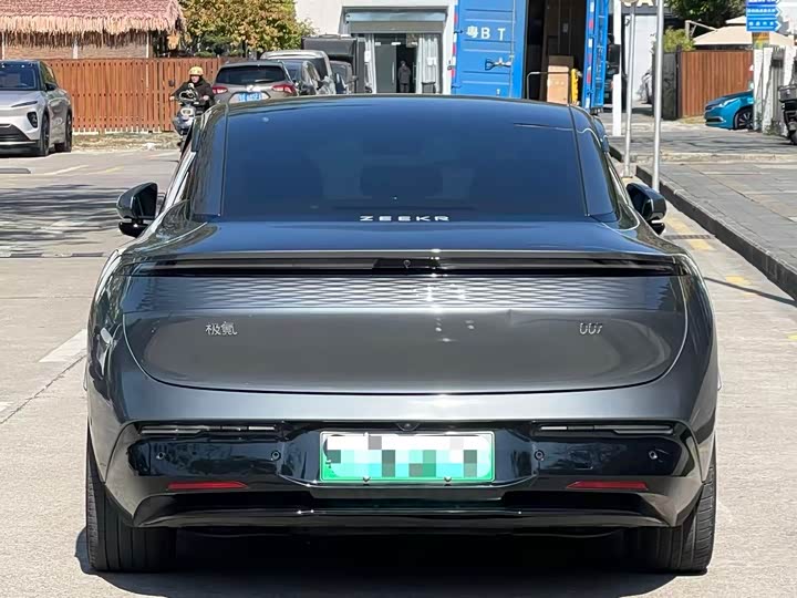 Фото 5 - Zeekr 007