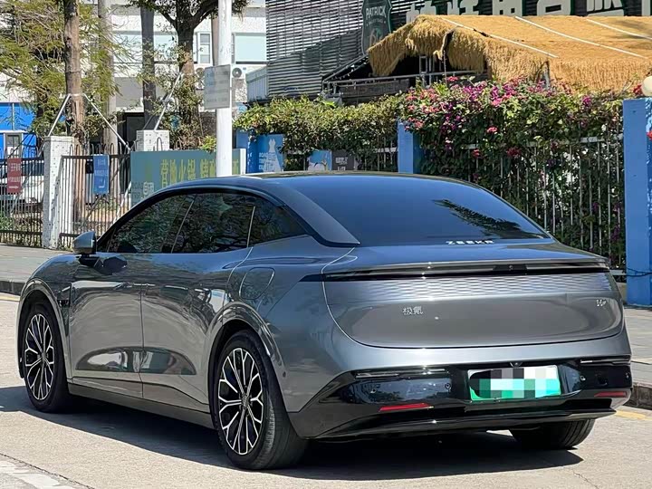 Фото 6 - Zeekr 007